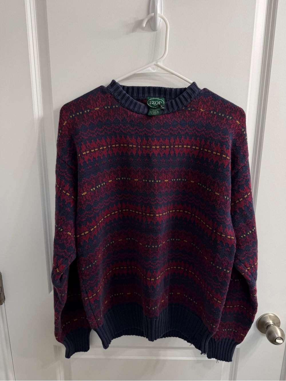 100% Cotton Medium Vintage Burgundy & Navy Patterned Crewneck Sweater